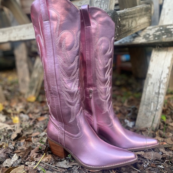 Metallic Pink Cowboy Boots - Picture 10 of 13